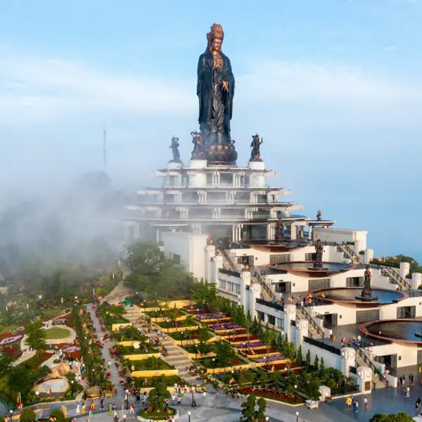 Gợi ý 5 tọa độ check in siêu đẹp trên đỉnh núi Bà Đen