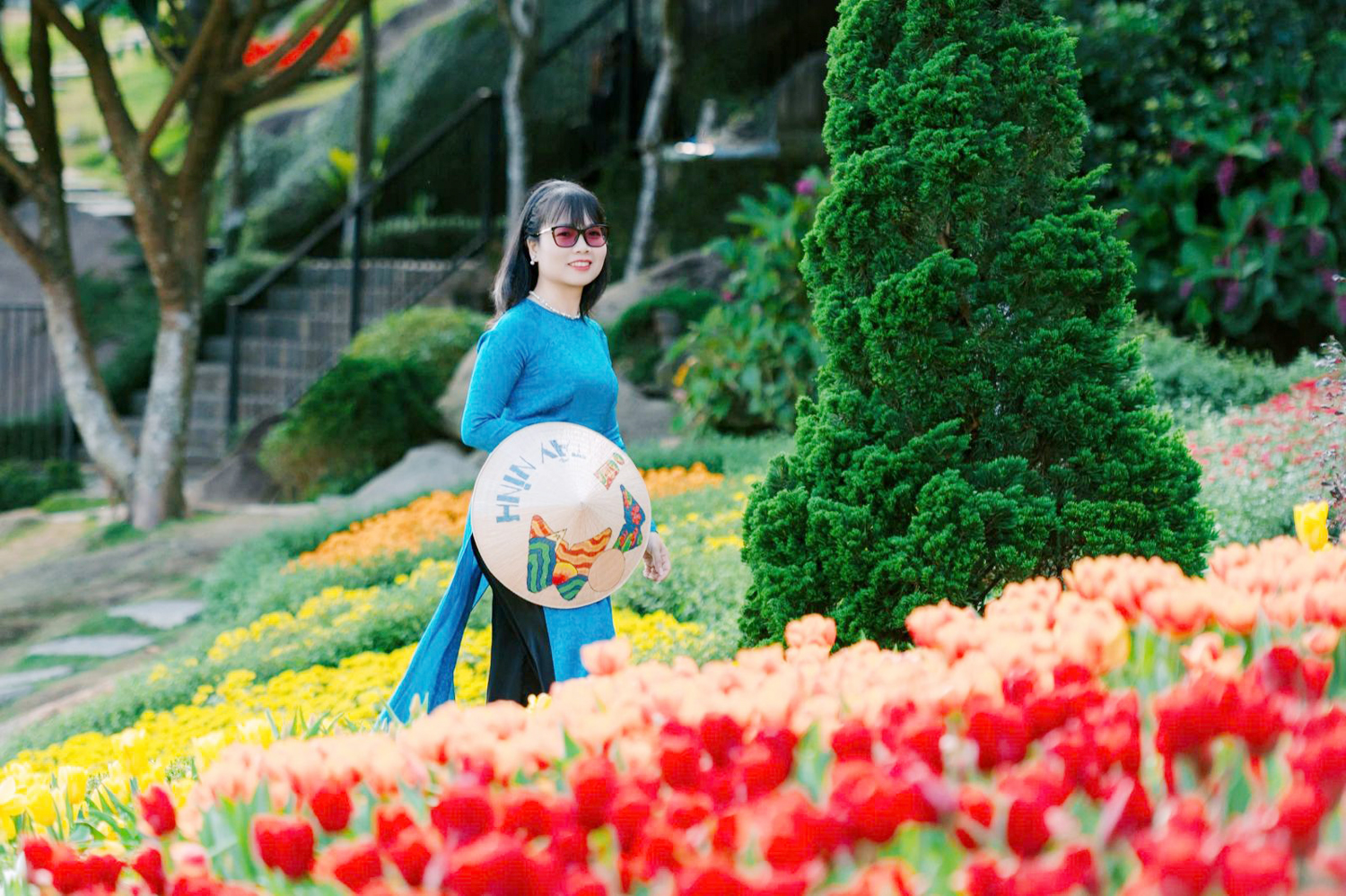 Vườn hoa tulip tại núi Bà Đen