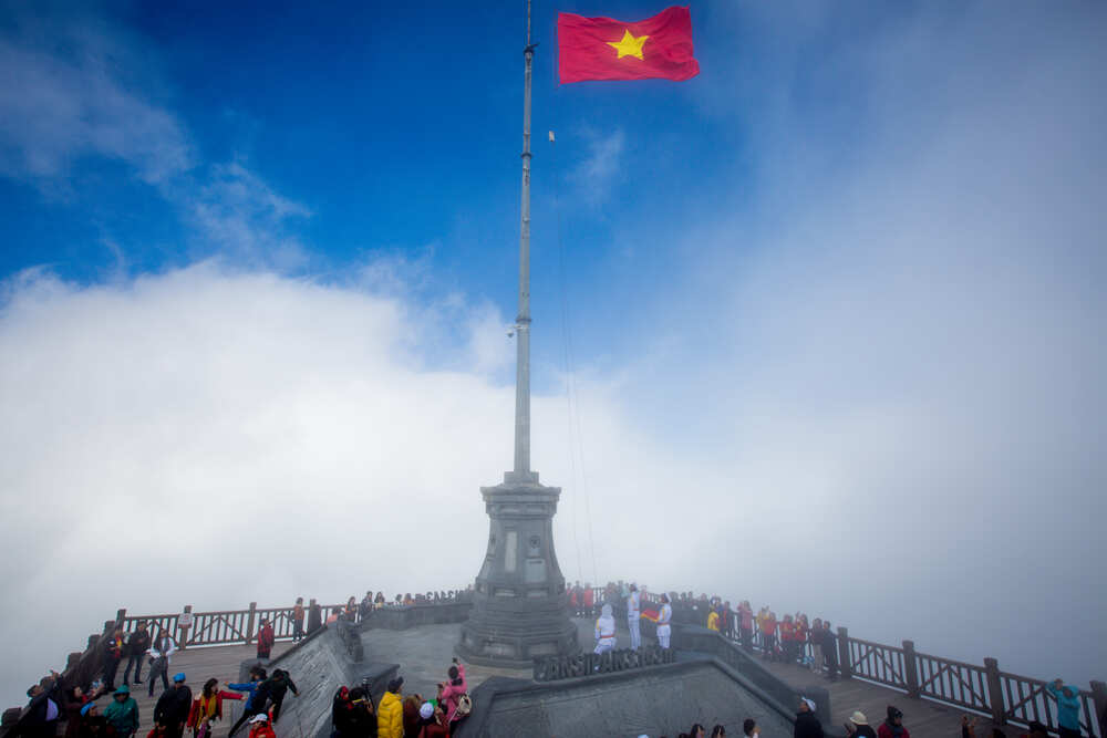 Lễ thượng cờ trên đỉnh Fansipan