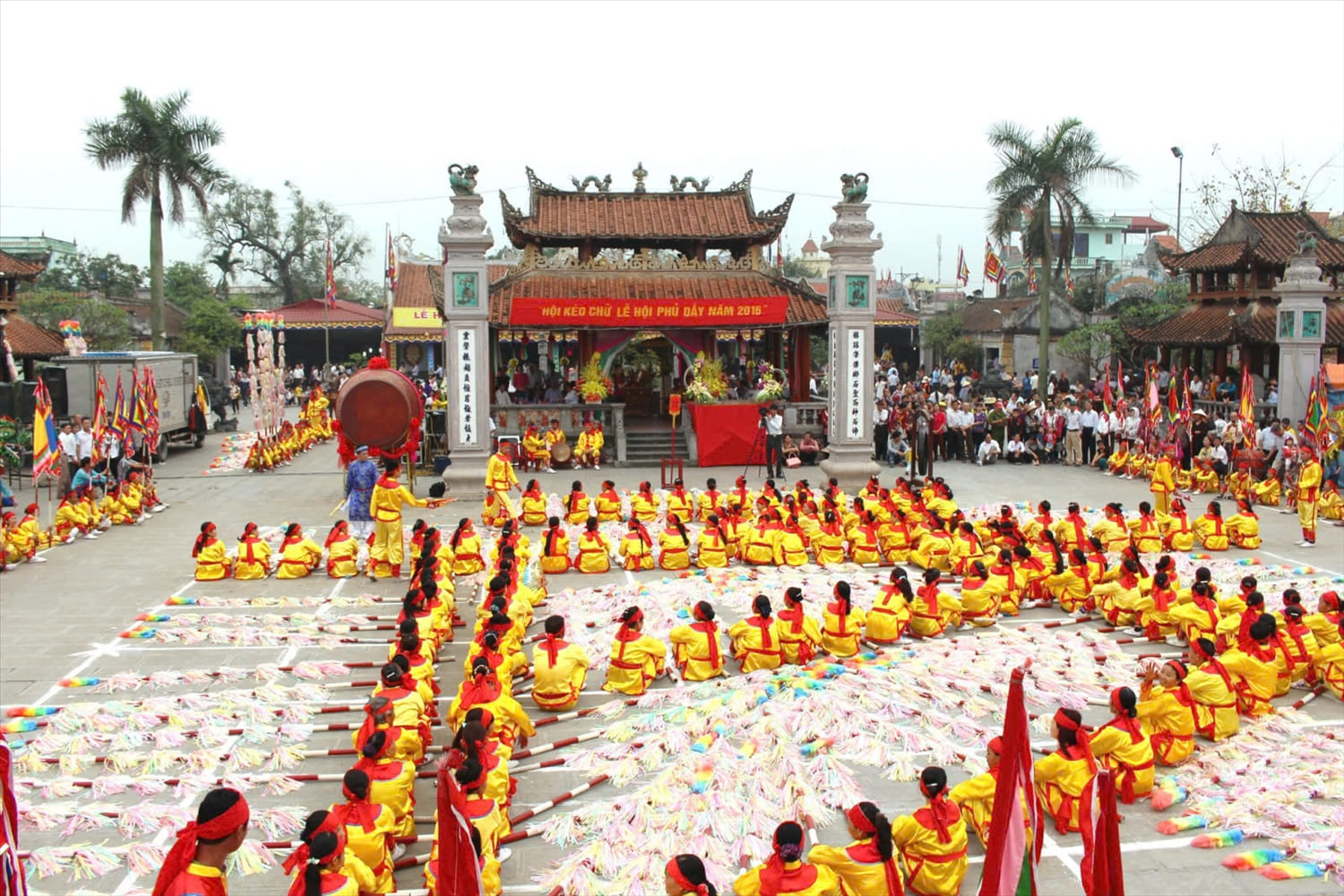 Công tác chuẩn bị cho lễ hội Phủ Dầy