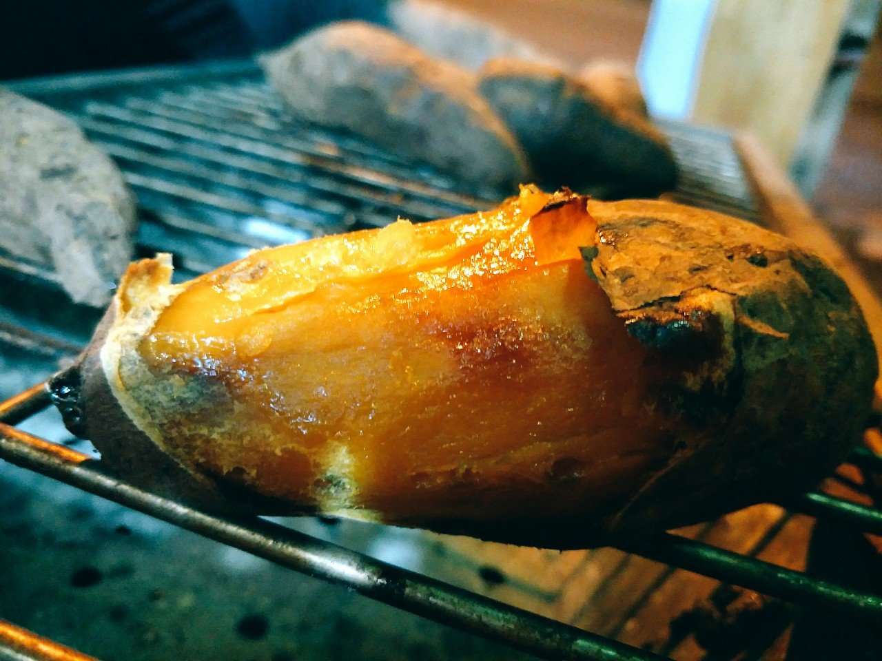 Khoai lang mật nướng tại Đà Lạt