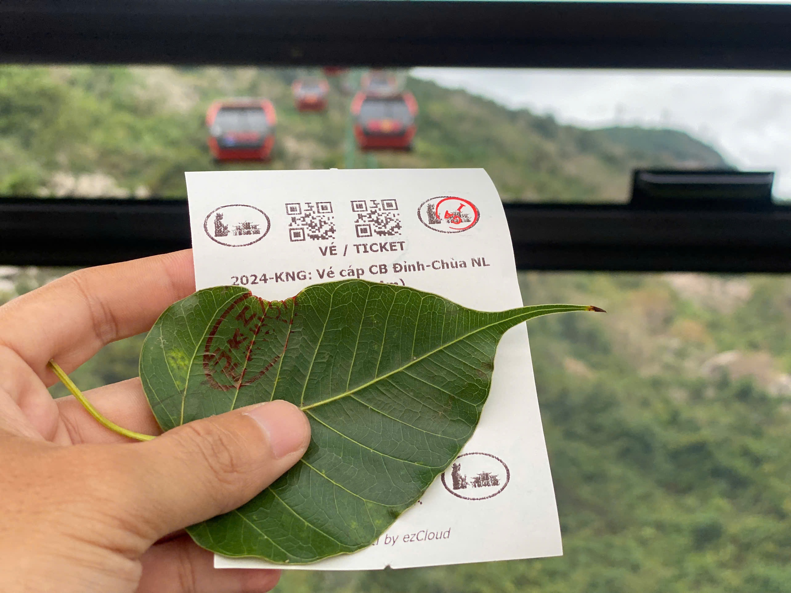 Phiên chợ là trên đỉnh Bà Đen