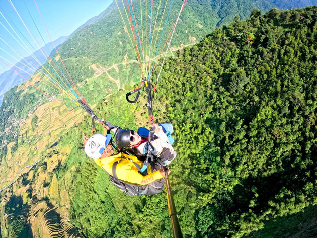 Trải nghiệm bay dù lượn mạo hiểm