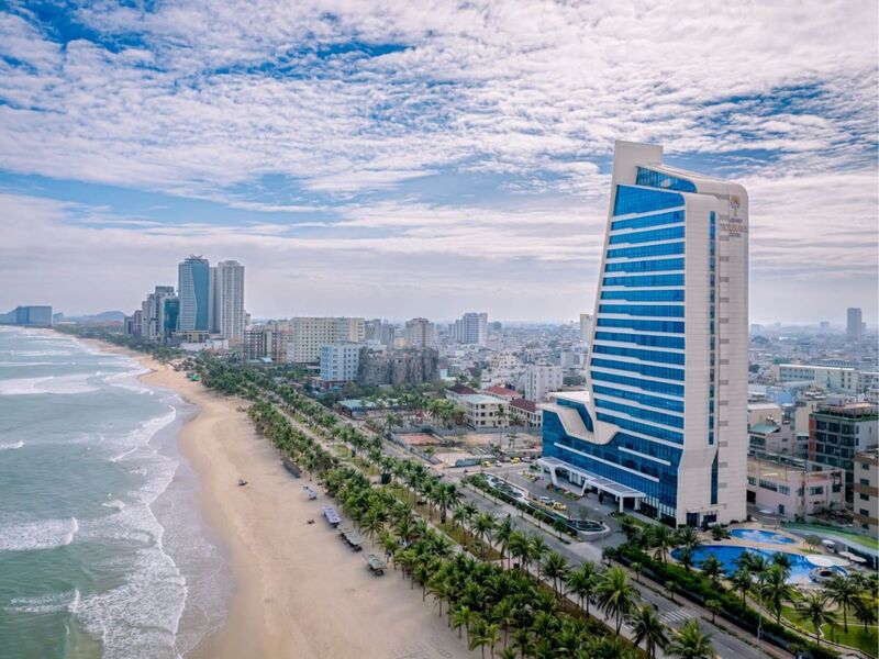 Hệ thống khách sạn dọc bờ biển Mỹ Khê