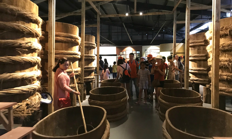 Tour khám phá cơ sở làm nước mắm