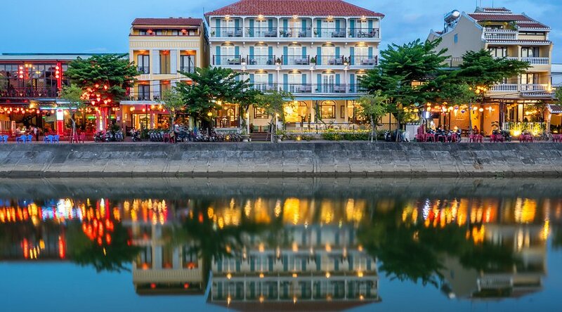 Khách sạn ven sông Thu Bồn