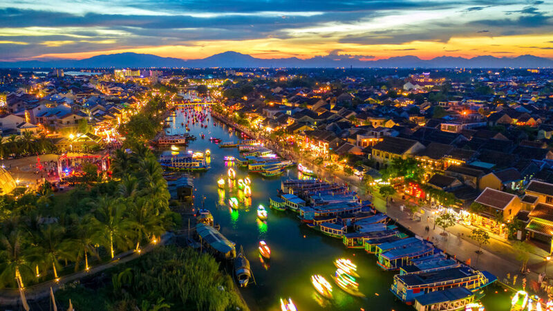 Không gian phố cổ Hội An nhìn từ trên cao xuống