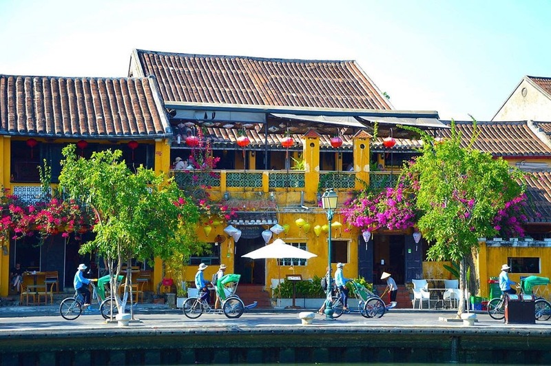 Dạo quanh phố cổ Hội An bằng chiếc xe đạp nhỏ xinh
