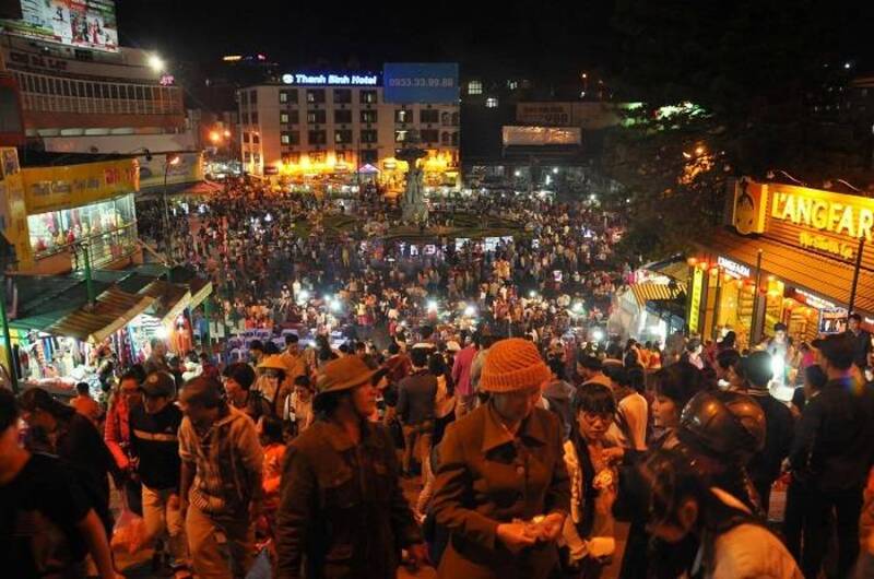 Chợ đêm Đà Lạt lung linh
