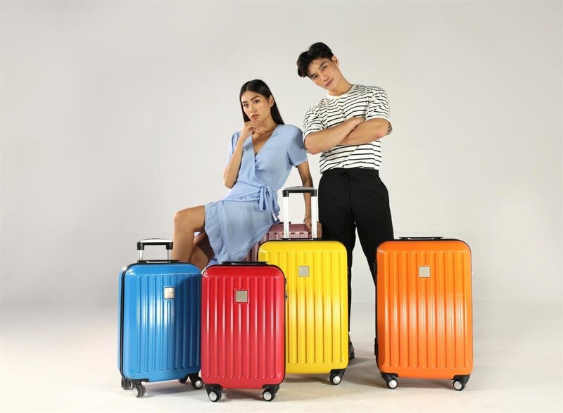 Những chiếc vali có màu sắc nổi bật