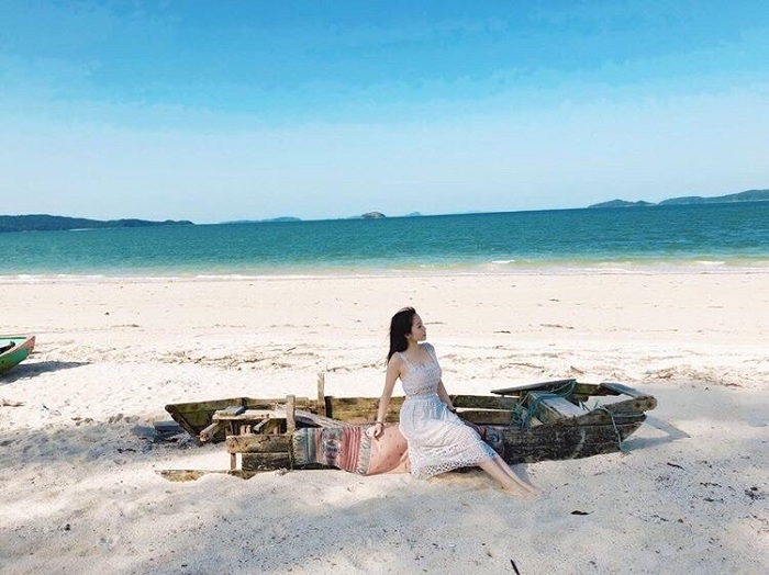 Bãi biển Hồng Vàn