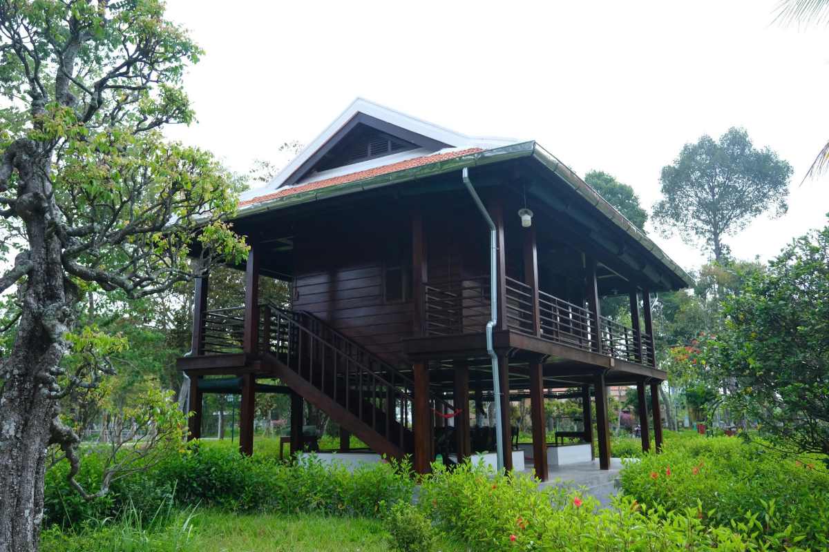 Khu nhà sàn Bác Hồ được phục chế