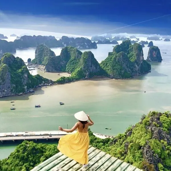 Du lịch Hạ Long- Hành trình khám phá giữa ngàn đảo đá di sản UNESCO 