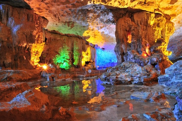 Hang động Hạ Long