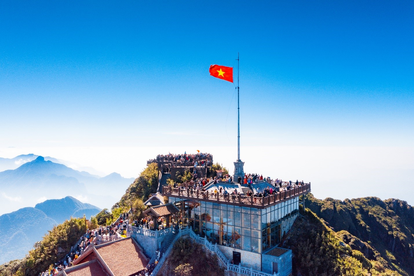 Đỉnh Fansipan đẹp mĩ mãn