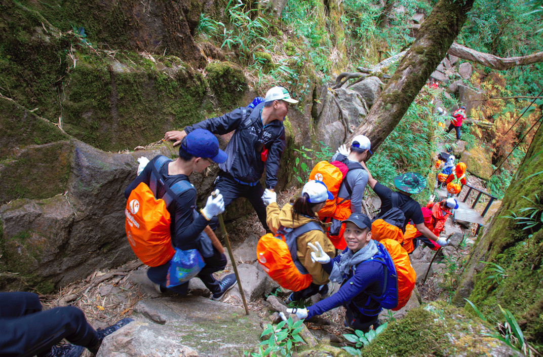 Tour leo Fansipan trekking chuyên biệt