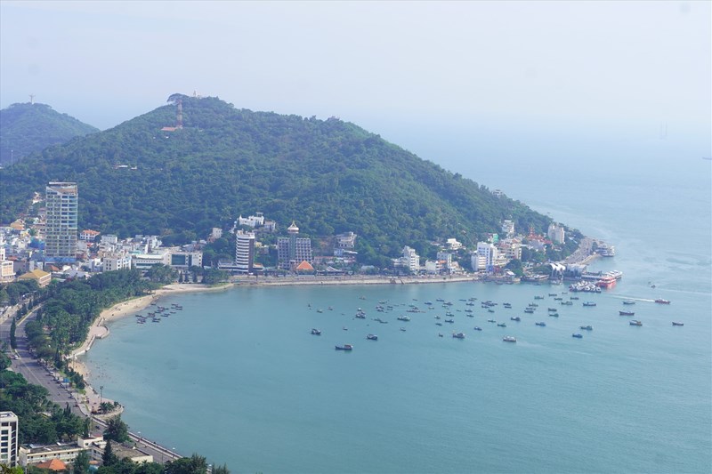 Bãi Sau và Bãi Trước