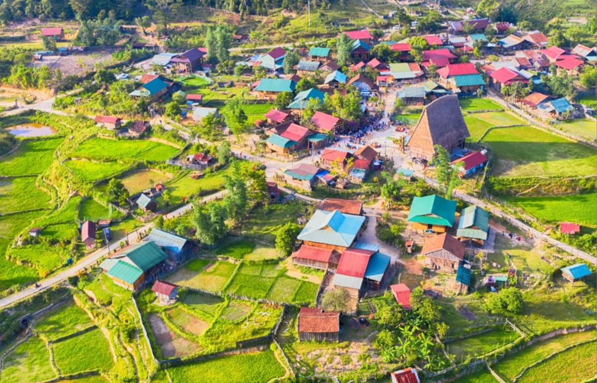 Toàn cảnh bản làng Vi Rơ Ngheo nhìn từ trên cao
