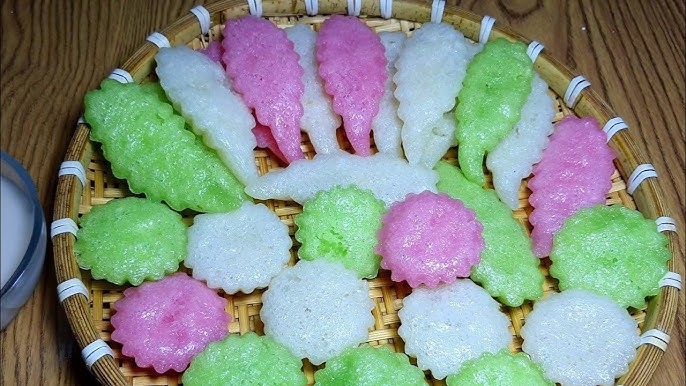 Mâm bánh bò rễ tre đa sắc màu
