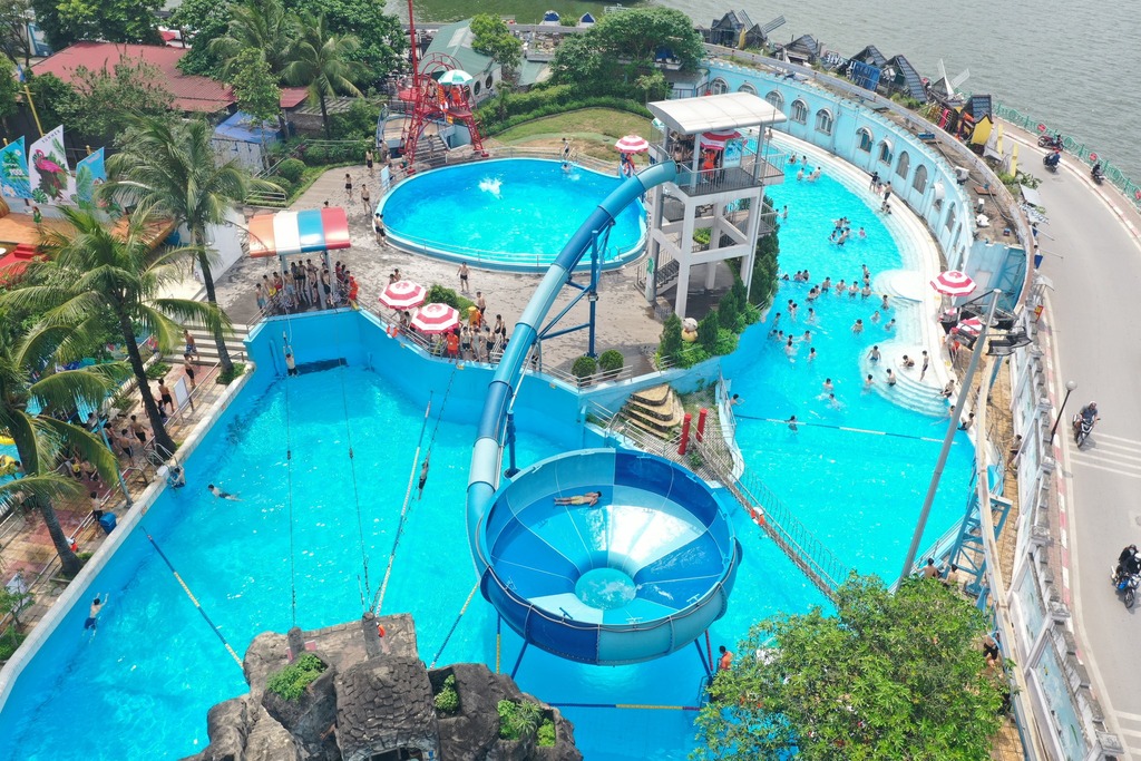 Công viên nước Hồ Tây