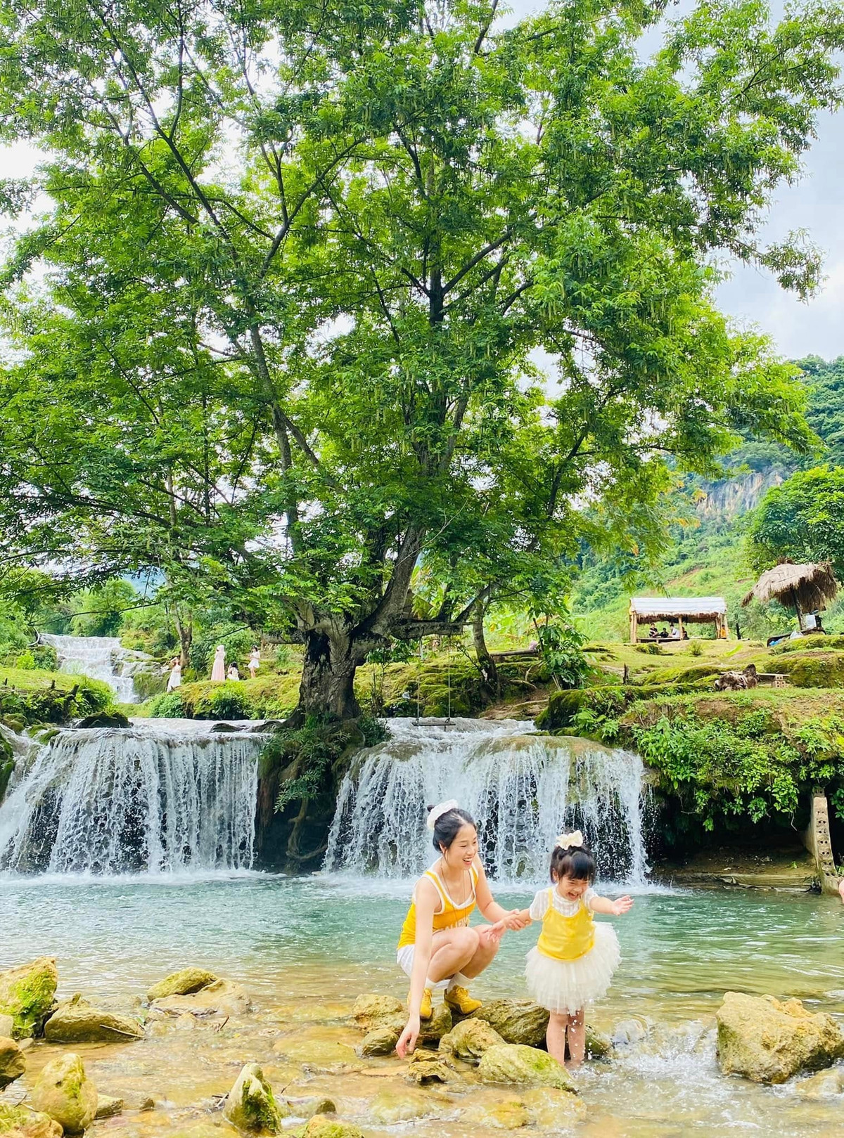 suối Bản Mòn trong sạch và mát mẻ