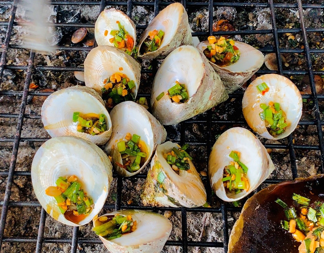 Ốc Vú Nàng nướng mỡ hành thơm phức